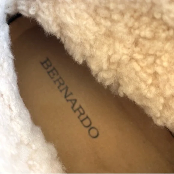 Bernardo Leather and Sheepskin Drea
Embroidered Booties Brown Black Size 7 EUC - Picture 4 of 9